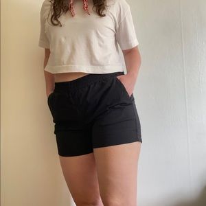 Everlane black elastic waist shorts size 8